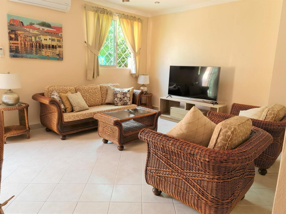 Butterfly Garden Boutique Residences: Luxury Apartments & Villas with Full Amenities Pattaya Exterior photo