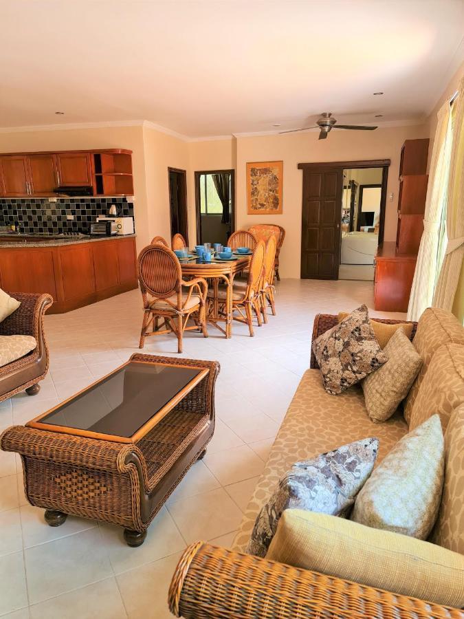 Butterfly Garden Boutique Residences: Luxury Apartments & Villas with Full Amenities Pattaya Exterior photo