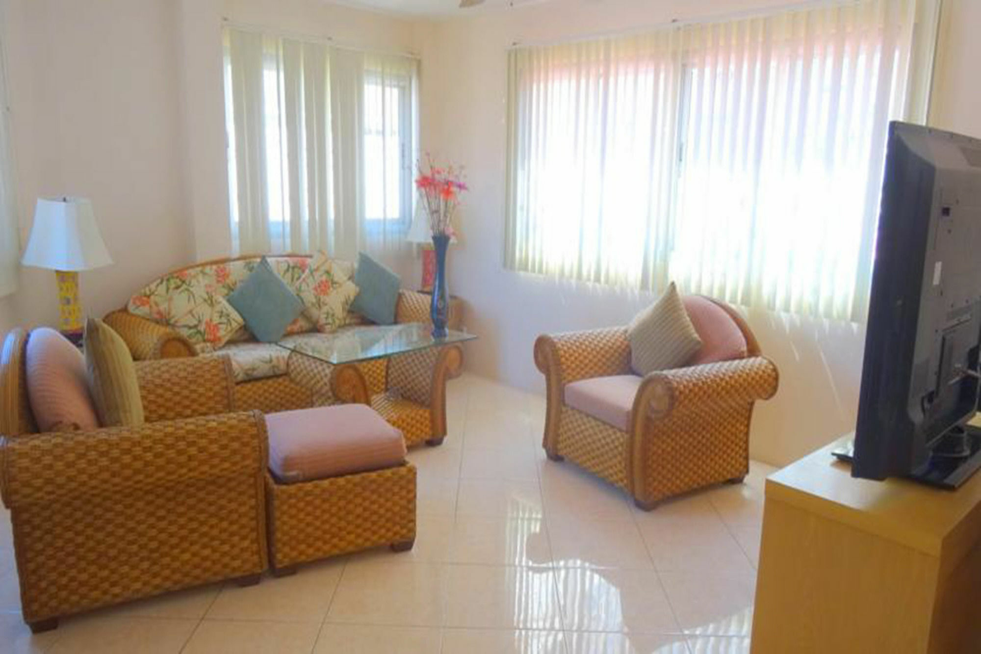 Butterfly Garden Boutique Residences: Luxury Apartments & Villas with Full Amenities Pattaya Exterior photo