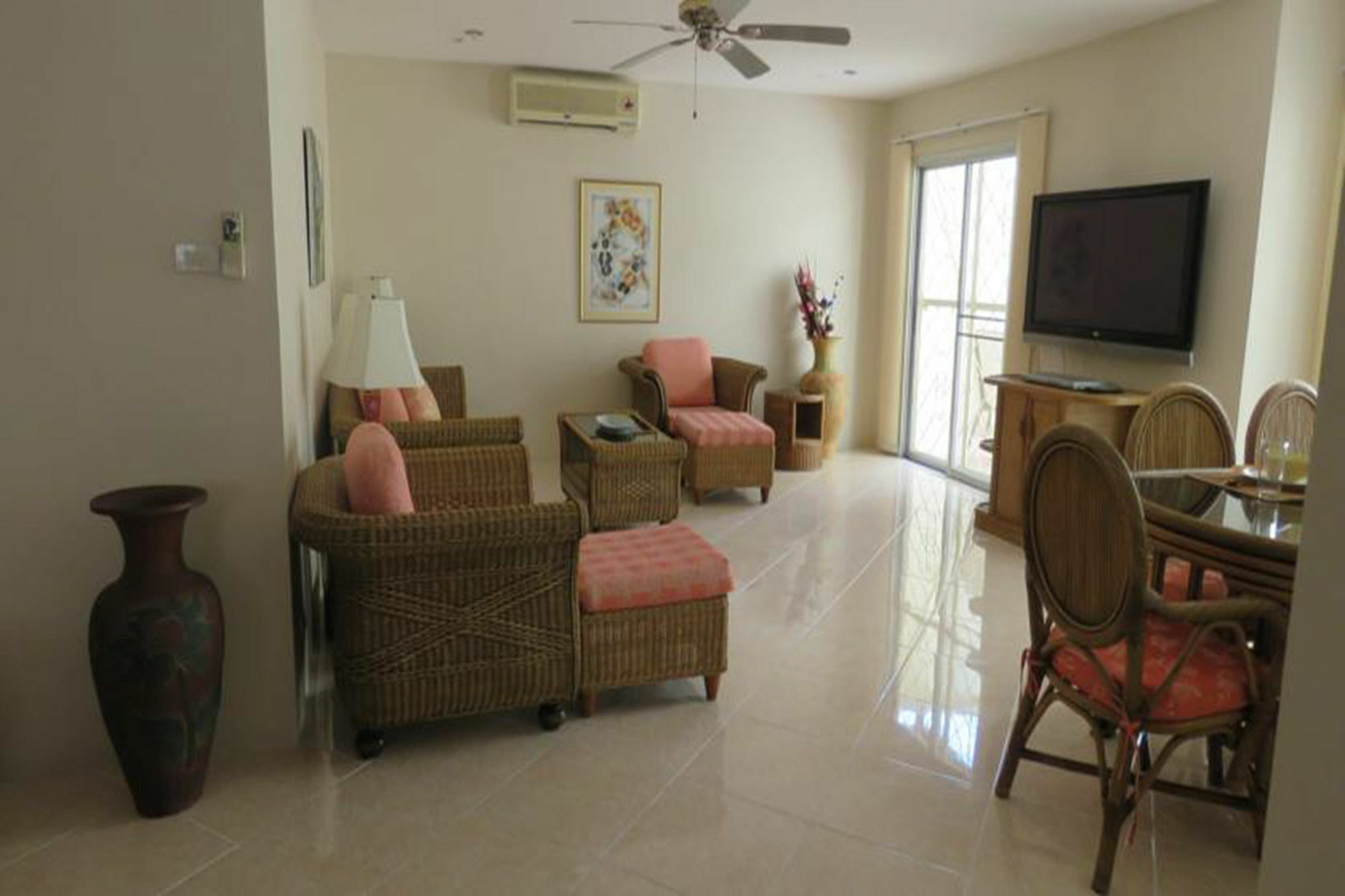 Butterfly Garden Boutique Residences: Luxury Apartments & Villas with Full Amenities Pattaya Exterior photo
